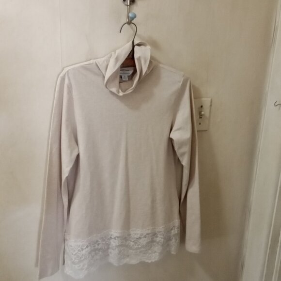 Sundance Sz M beige lightweight Turtleneck top with lace on bottom - Picture 3 of 5